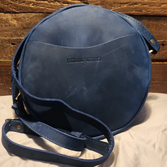 NEW Portland Leather Circle Crossbody - Picture 1 of 9